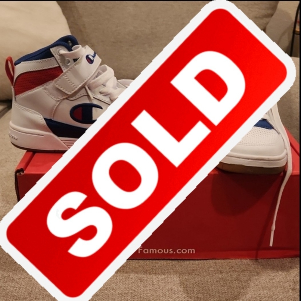 Kids arena high top sneakers big kid ONE PAIR CAME WITH TAG, THE OTHER WITHOUT.